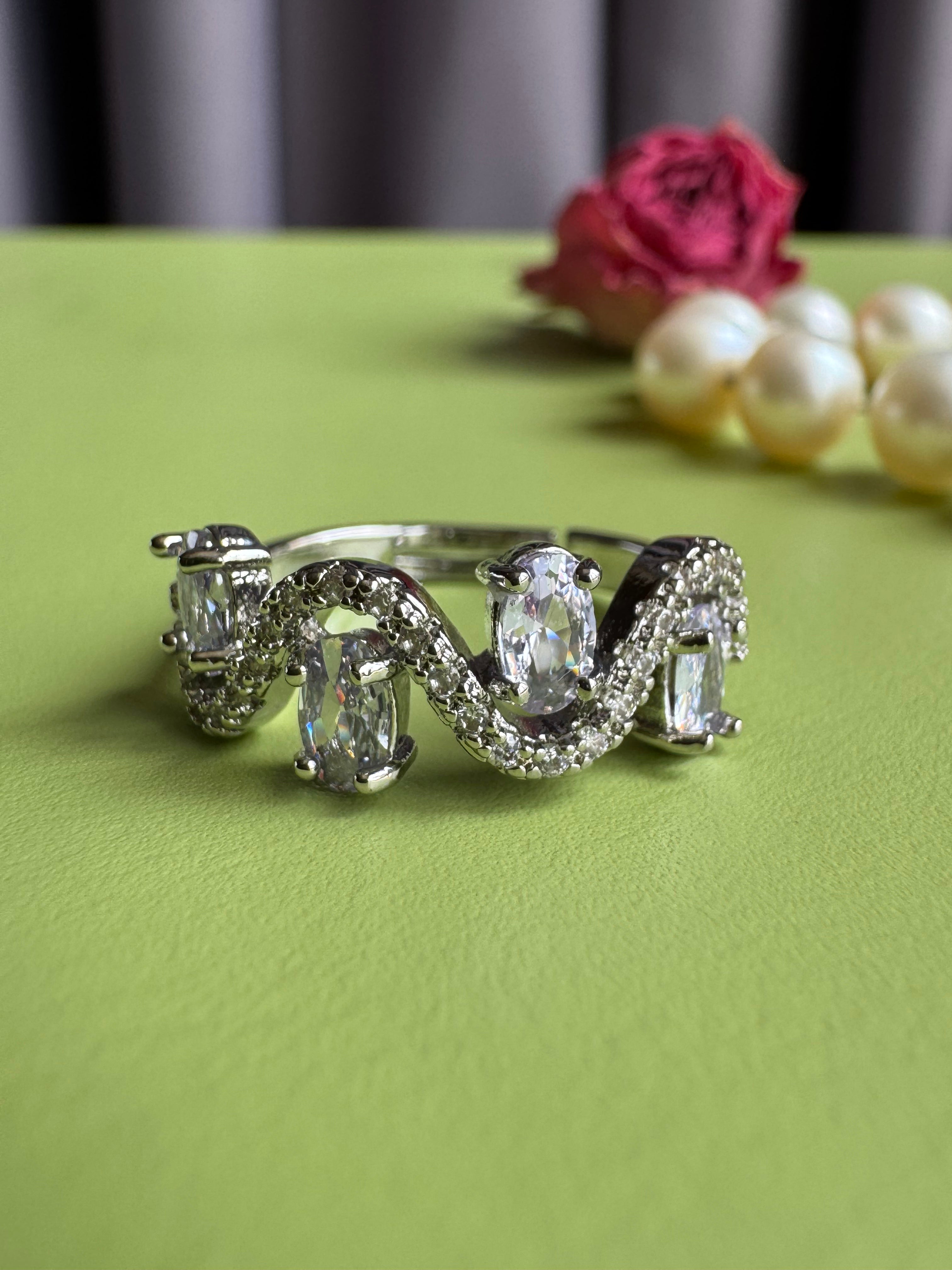 Light Luxury Wavy Curve Zircon Ring for Women, Niche High-grade Sparkly Trendy Adjustable Ring