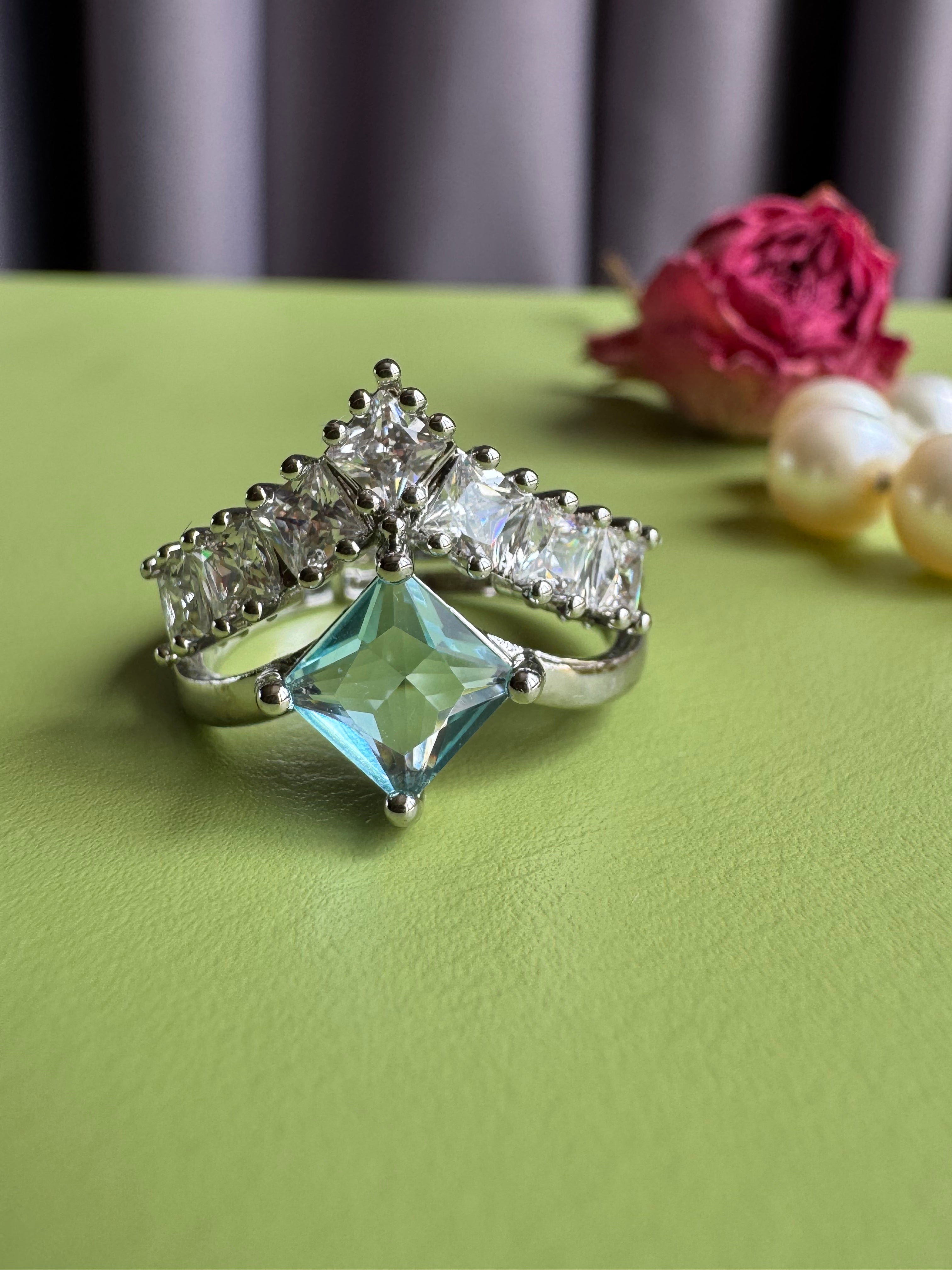 Light Luxury Geometric Aquamarine Zircon Ring for Women, Niche High-grade Elegant Crown Open Size Ring