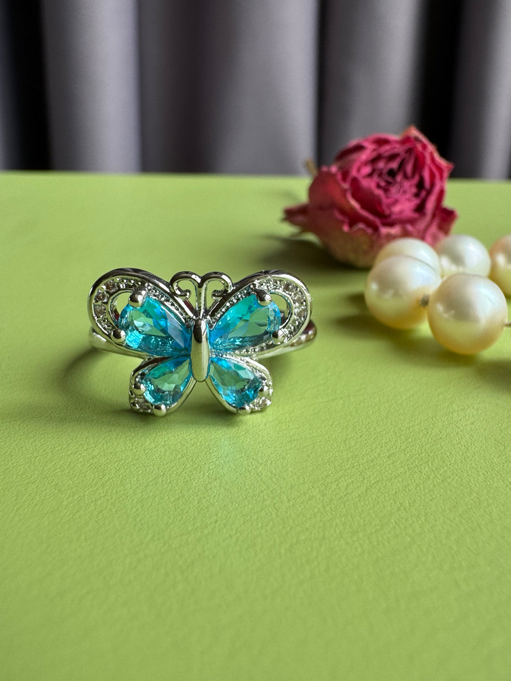 Light Luxury Hollow Inlaid Zircon Butterfly Ring for Women, Niche High-grade Sparkly Trendy Adjustable Open Ring