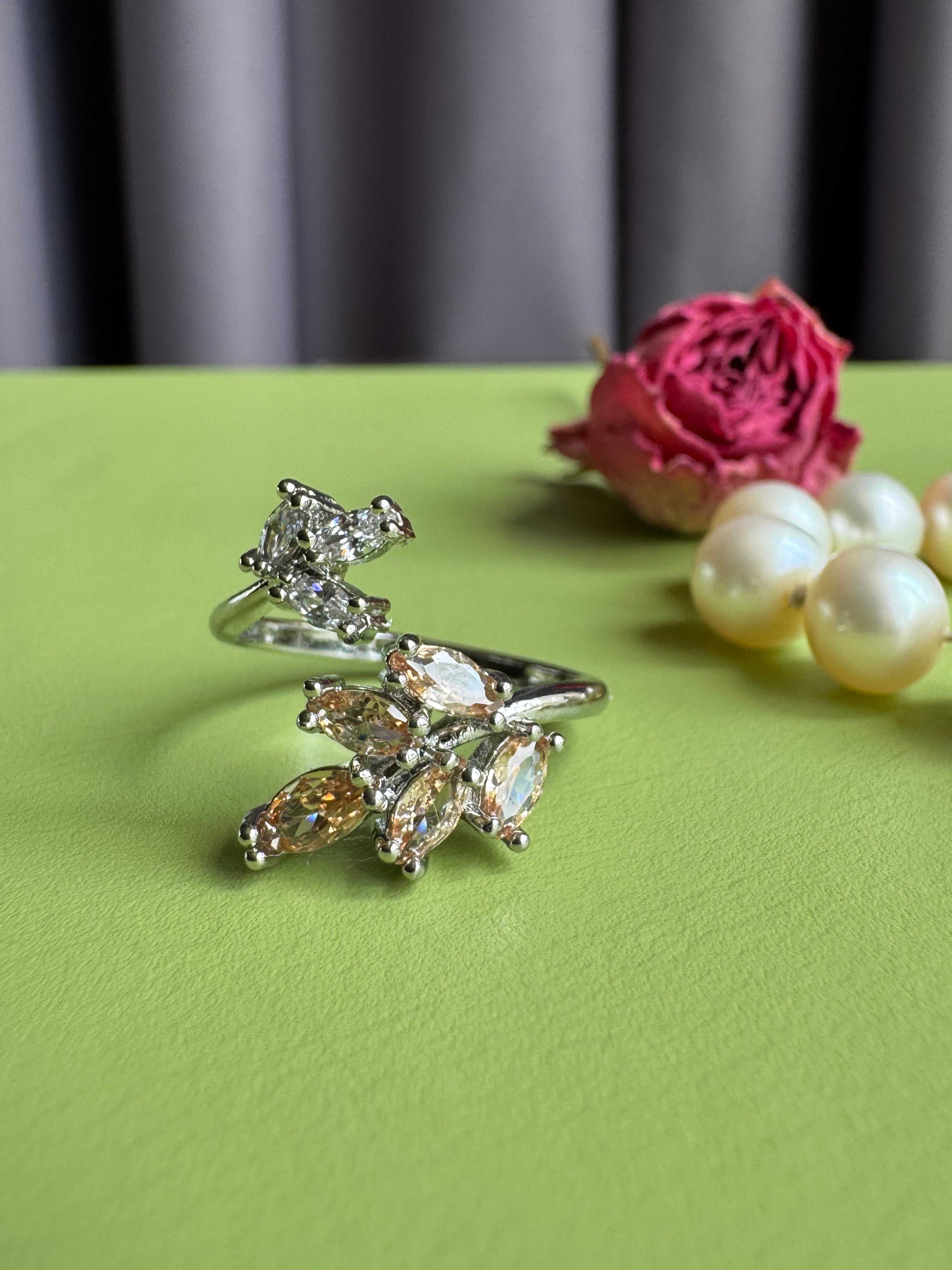Light Luxury Champagne Zircon leaves Ring for Women, Niche High-grade Elegant Trendy Adjustable Open Ring