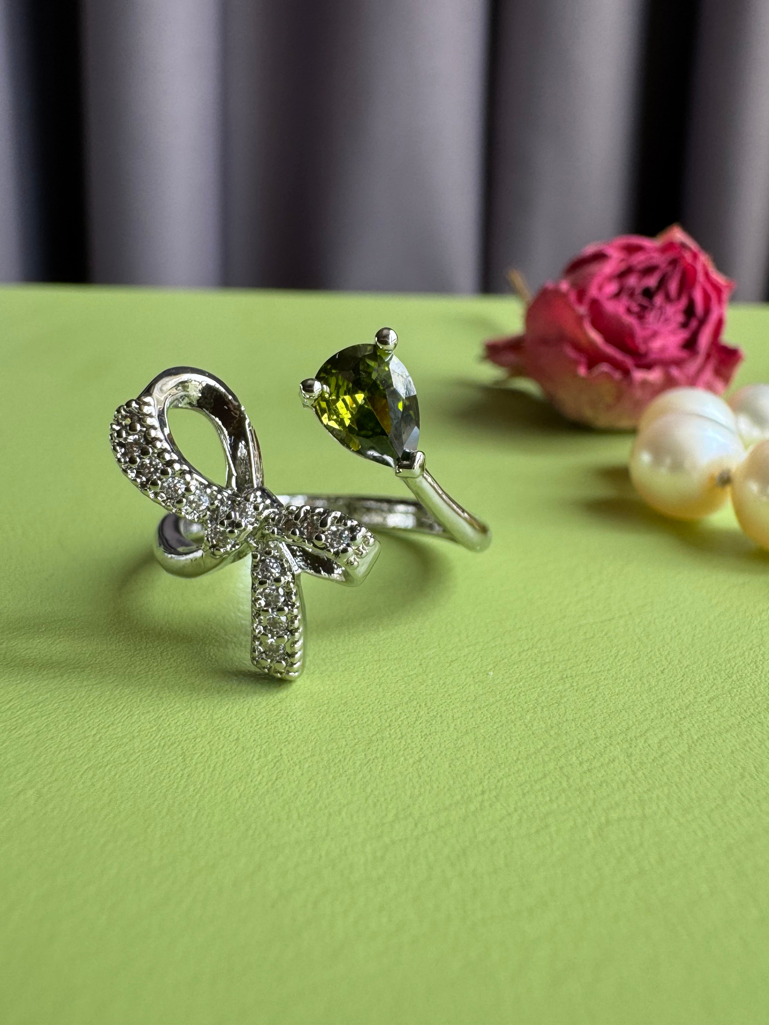 Light Luxury Olive Green Zircon Bow Ring for Women, Niche High-grade Elegant Trendy Adjustable Open size Ring
