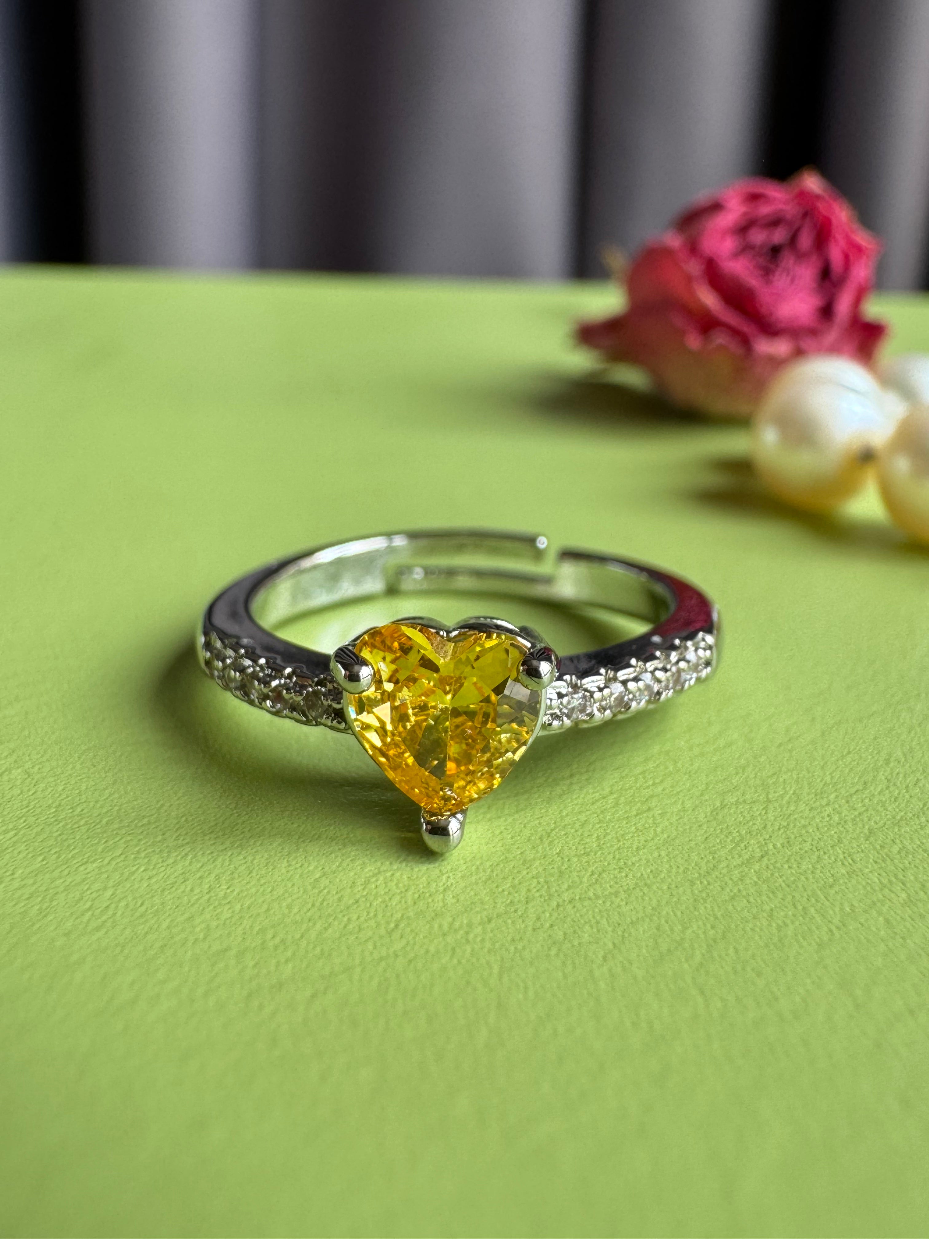 Yellow Diamond Style Heart Ring for Women, Niche High-grade Sparkly Trendy Adjustable Open Ring
