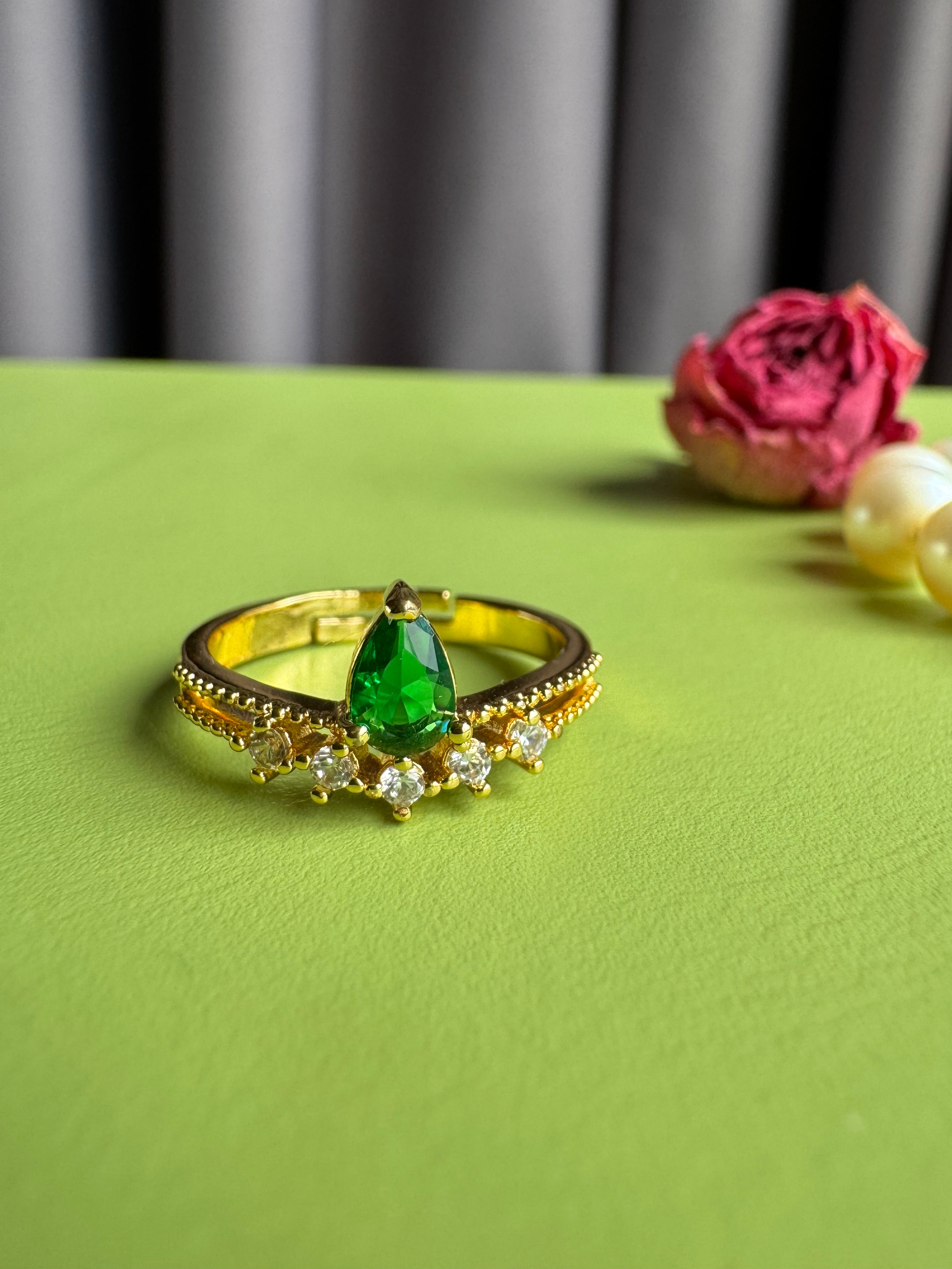 Gold Plated Crown Ring with Teardrop Green Zircon & Clear Accents for Women, Niche High-grade Sparkly Trendy Adjustable Open Ring