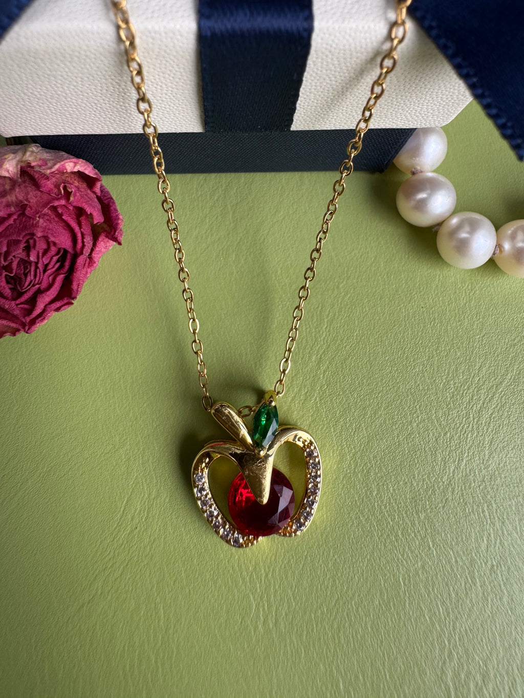 Apple necklace