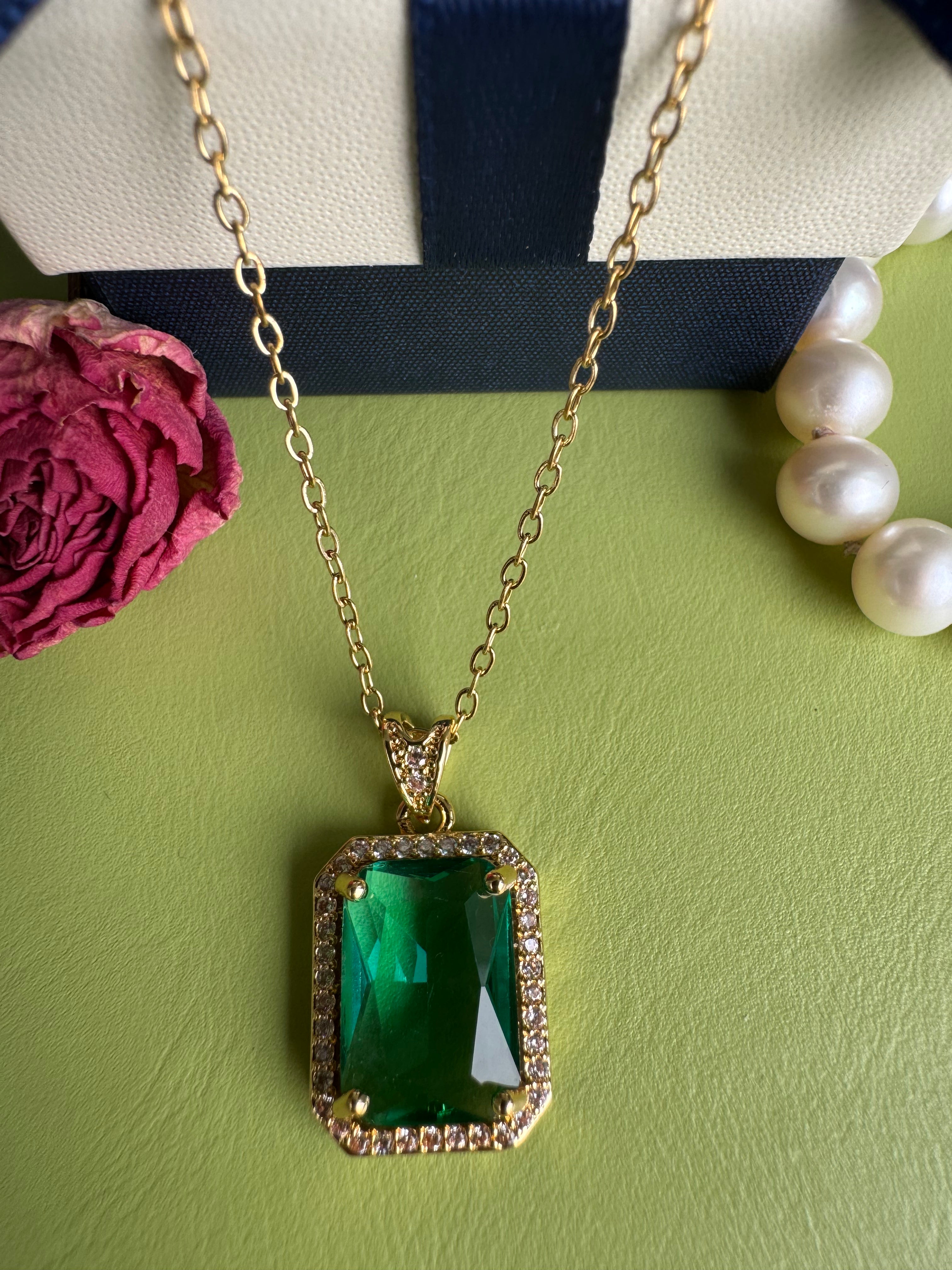 Hot-selling fashionable copper-set-zirconian green necklace
