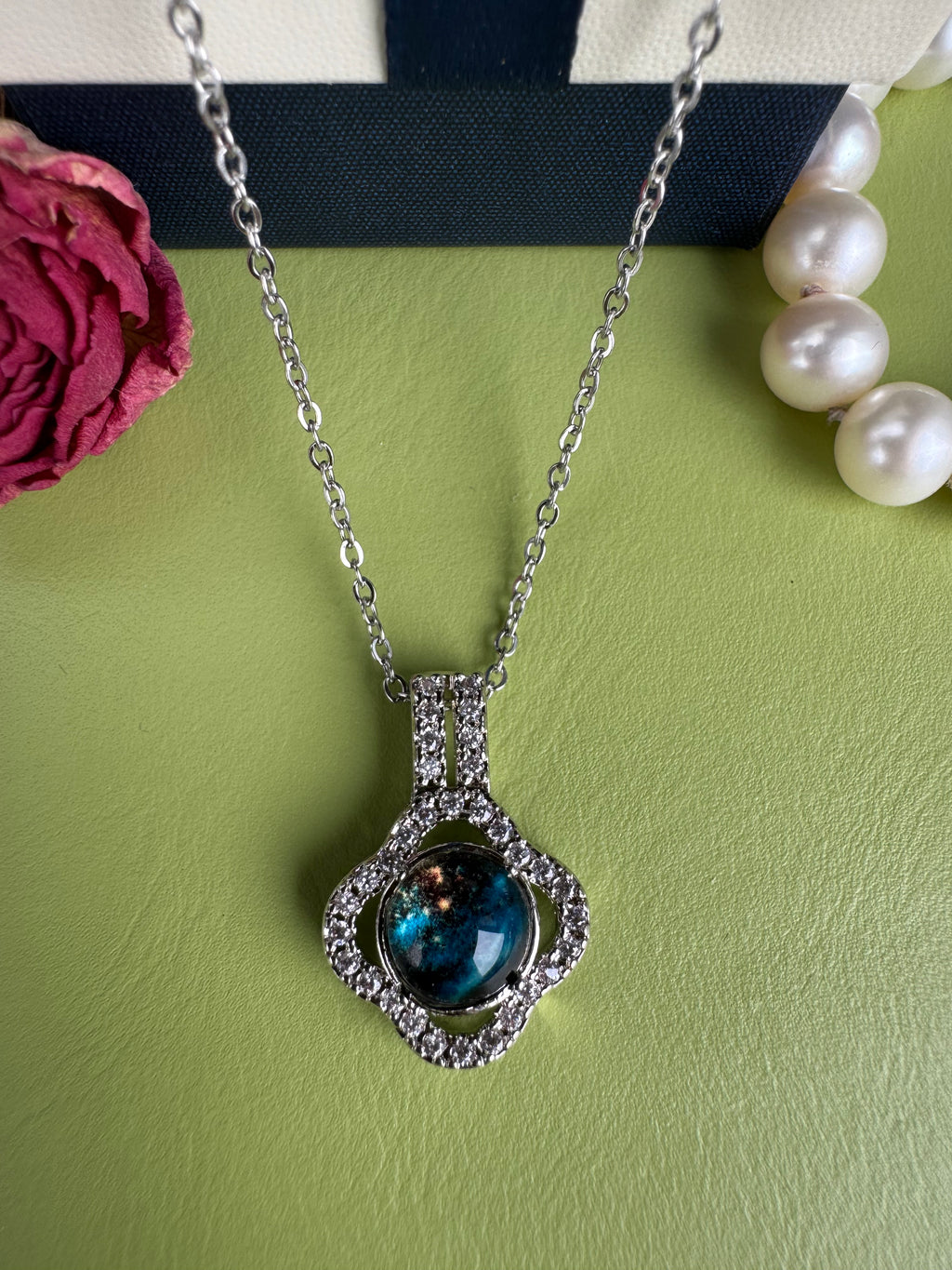 High-quality elegant copper-set-zirconian blue necklace