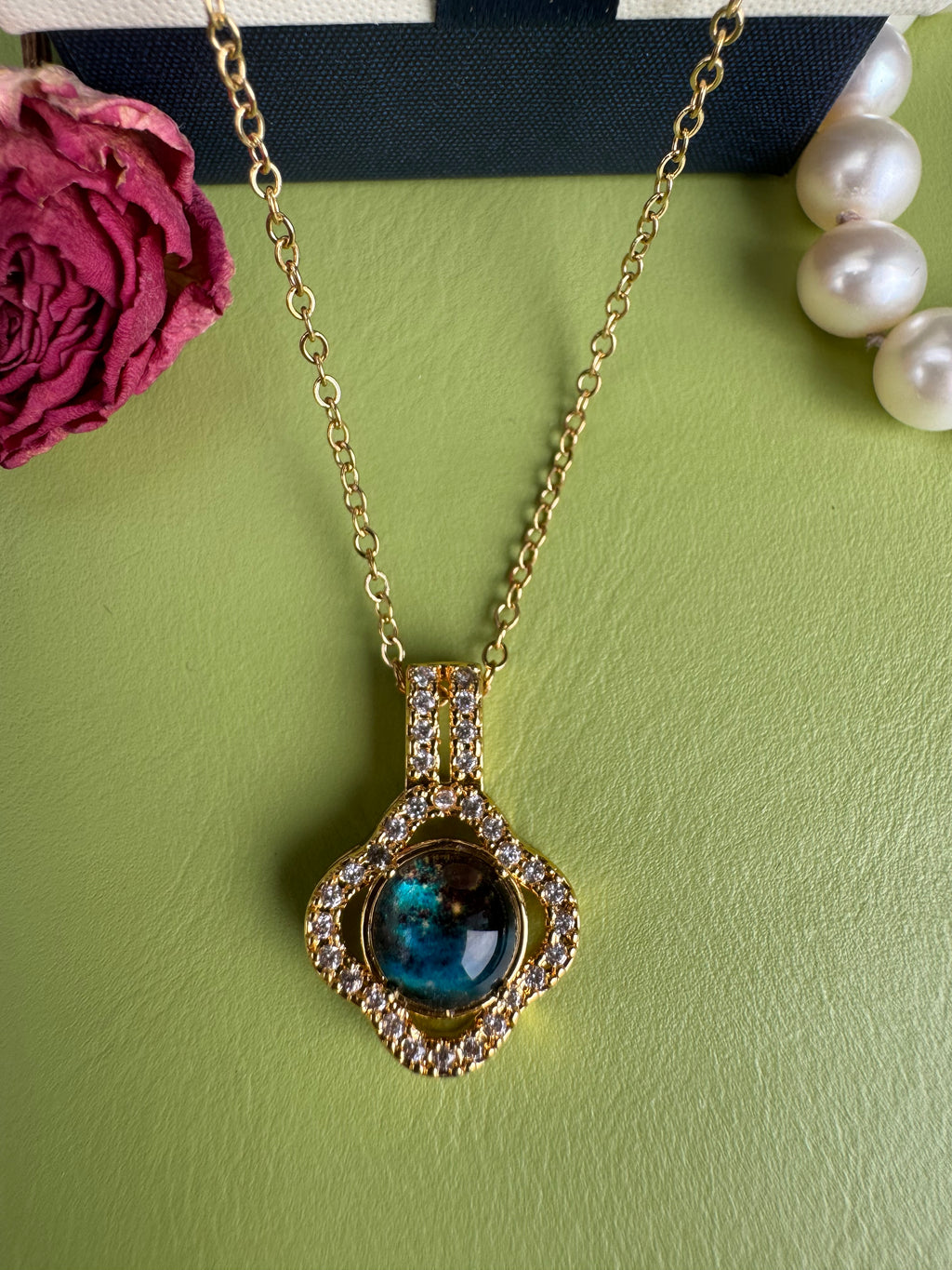 High-quality elegant copper-set-zirconian blue necklace