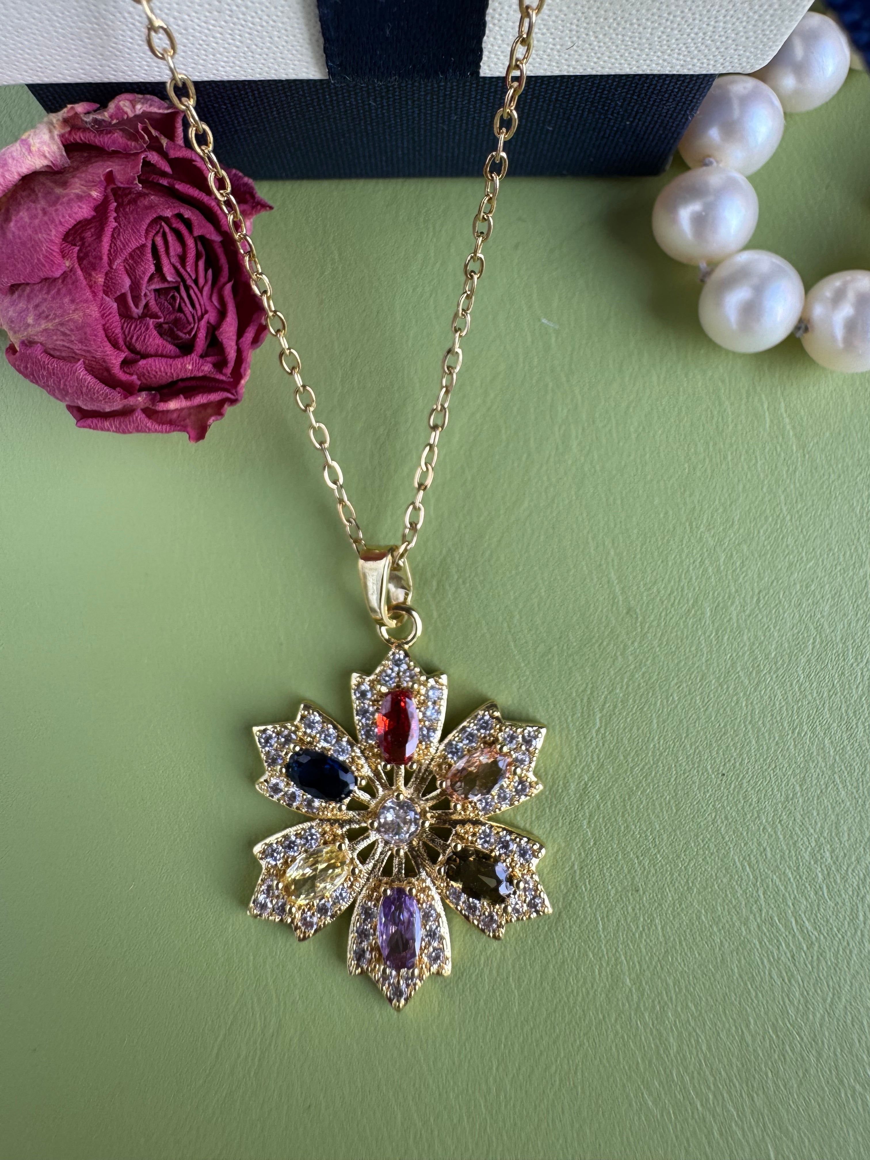 Copper-inlaid Zirconium Luxury New Style Snowflake Necklace