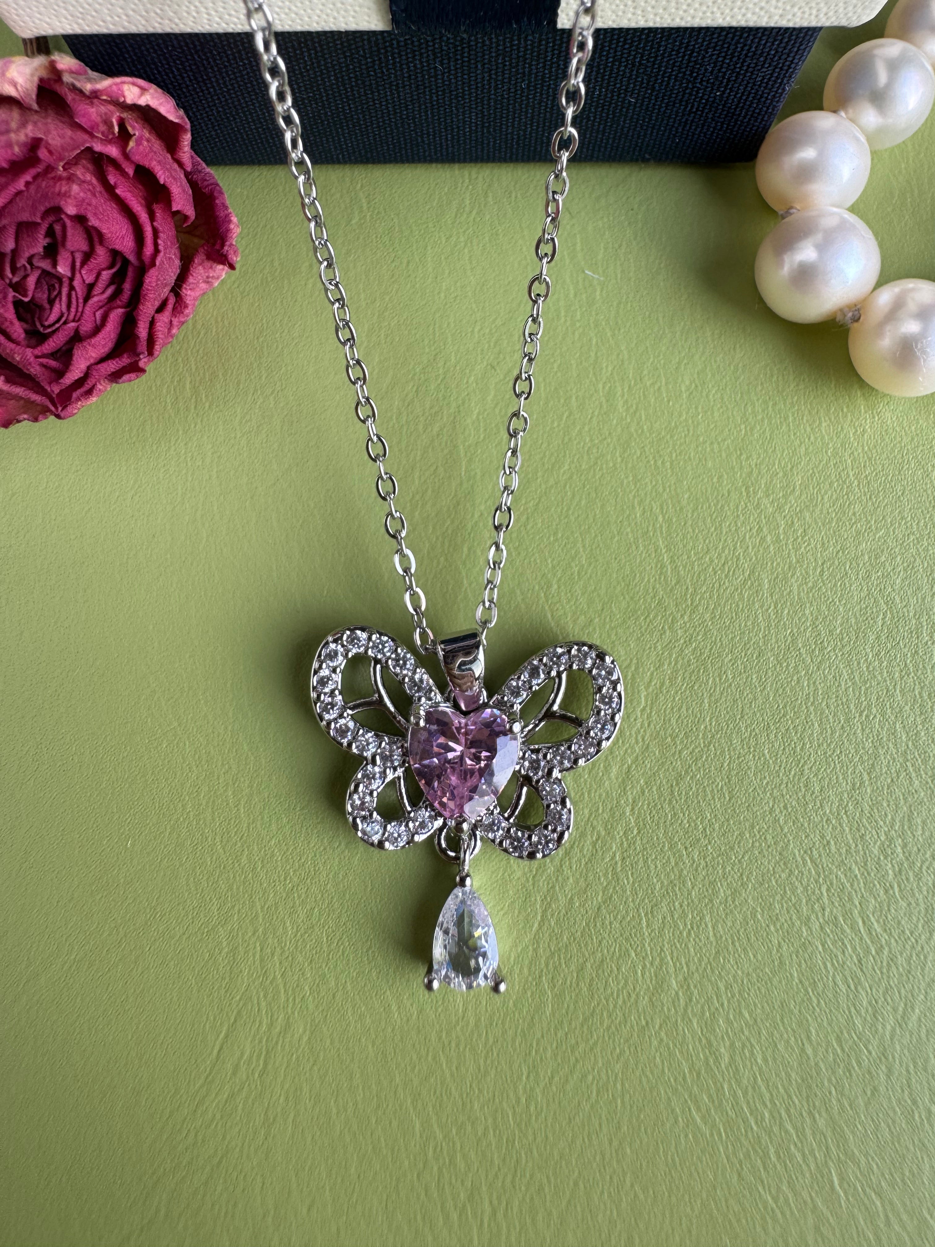 High-quality elegant copper-set-zirconian pink butterfly necklace