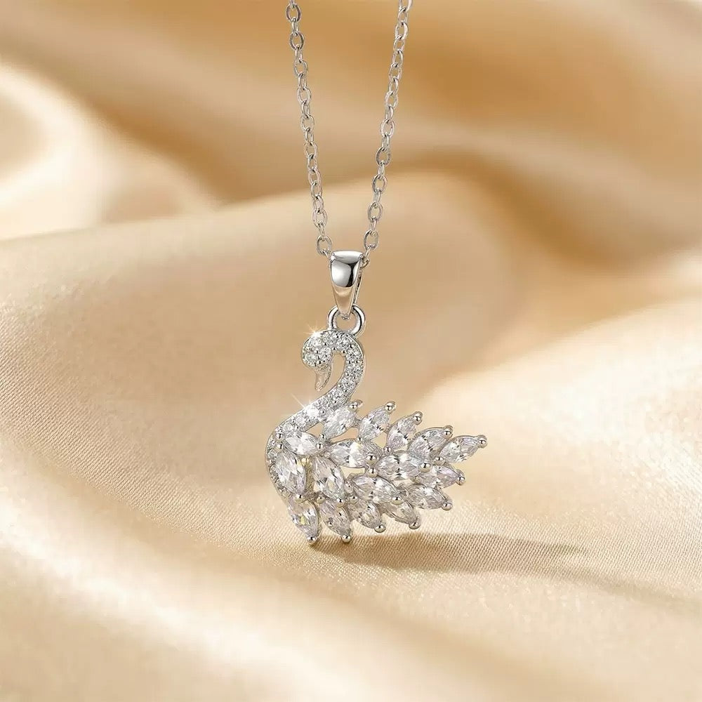 Hot-selling luxury copper-set-zircon-full-diamond swan necklace
