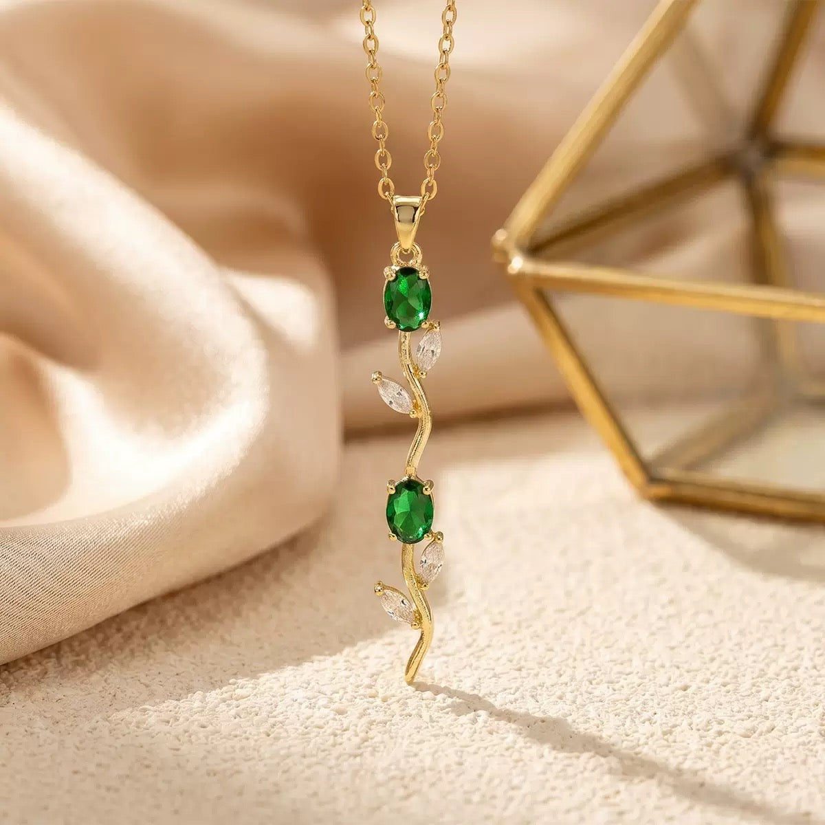 Best-seller Versatile Rose Flower Necklace, INS Style Simple and Elegant Clavicle Chain Jewelry